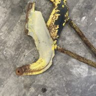 Bonnet Hinges with Springs   Beetle      111823301C  VW OE genunie   USED  pair ,surface rust